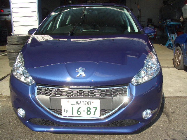 PEUGEOT 208  試乗車・１１月３・４日デビューフェアー