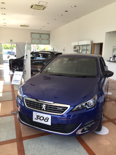 プジョー甲府　ショールーム展示車入れ替え！